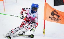 Holly claims Gold in Giant Slalom