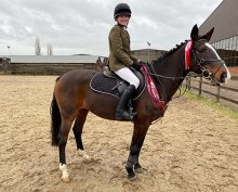 Larissa Show Jumps to Glory